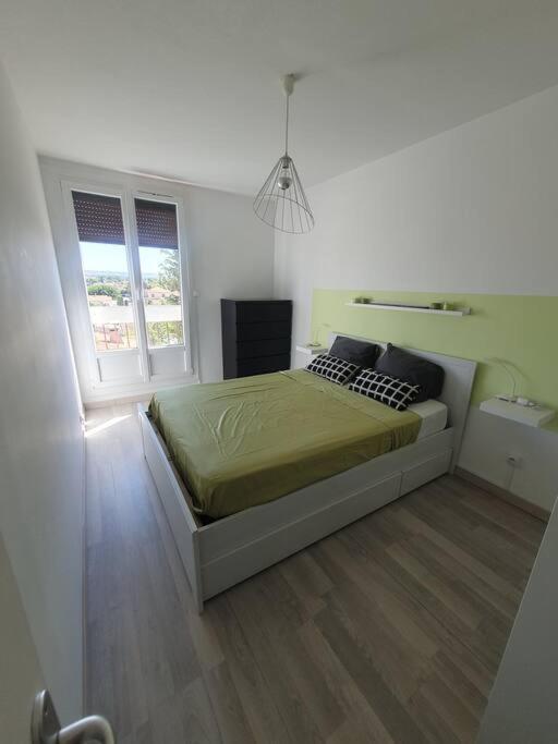 Appartement Avec 3 Chambres 80M2 Plein Sud Marignane Exterior photo