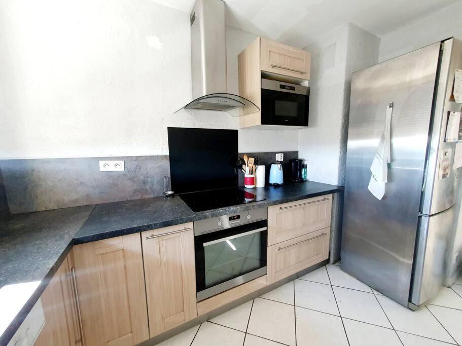 Appartement Avec 3 Chambres 80M2 Plein Sud Marignane Exterior photo